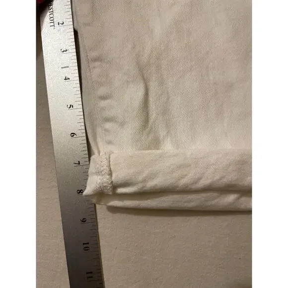 Levi's‎ White Denim Bermuda Shorts Womens Size 29 Cuffed Casual - Picture 5 of 6